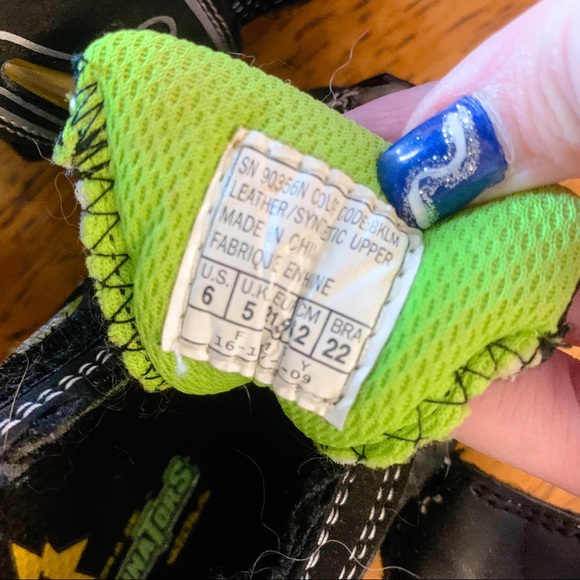 Skechers • Velcro Sneakers - Picture 2 of 4